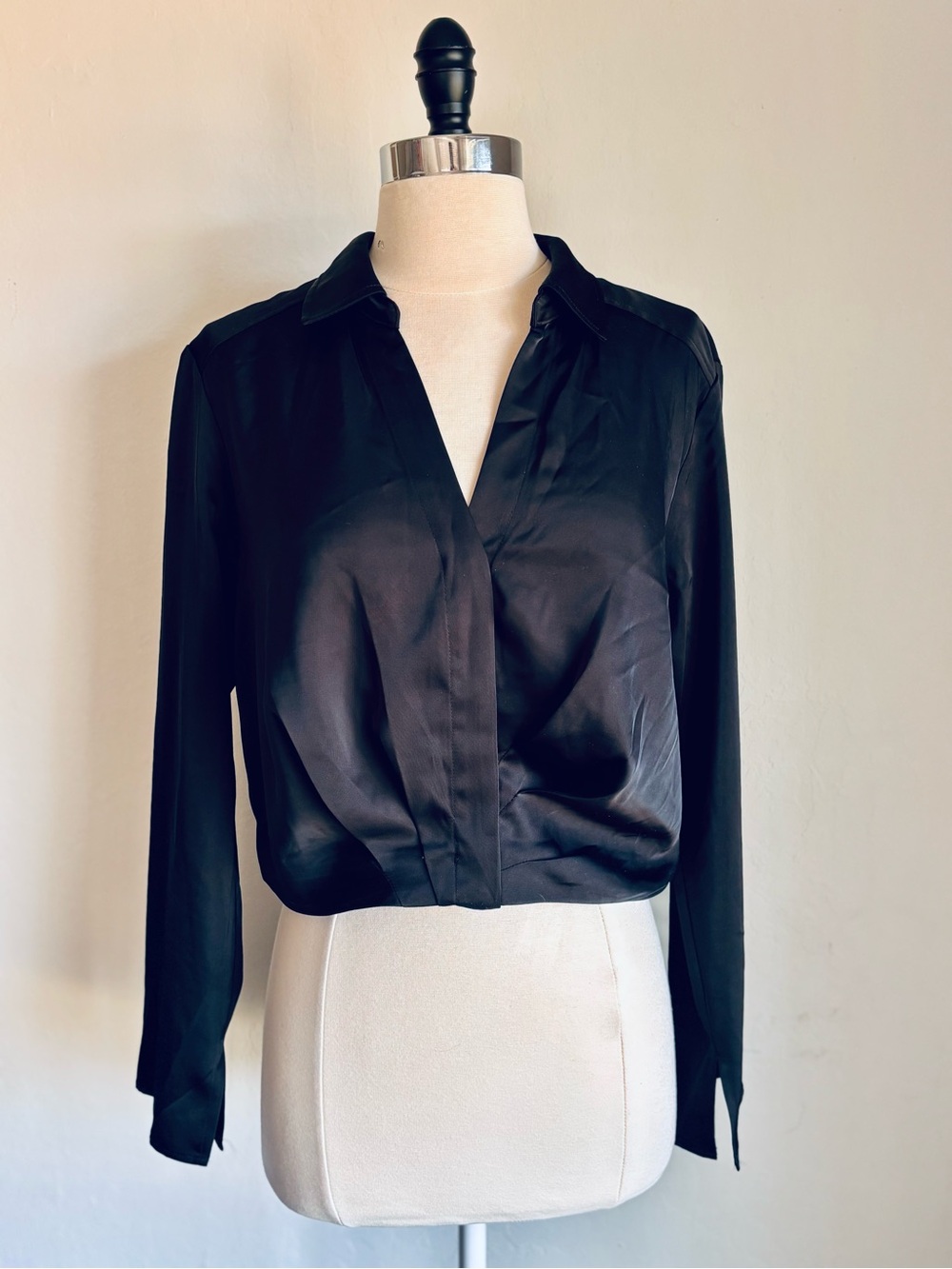 Rachel Zoe Dressy Black Satin V-Neck Cropped Blouse, Medium